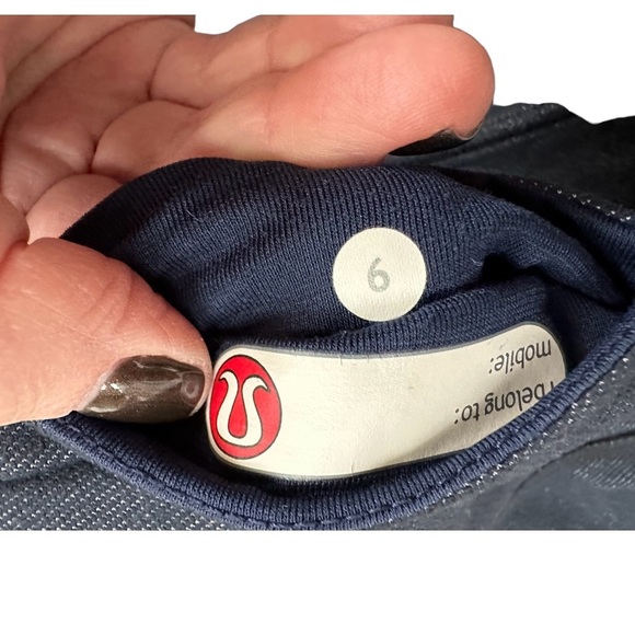 Lululemon - Picture 4 of 4
